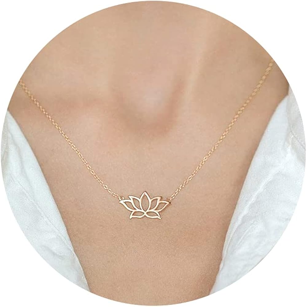CAROVO Dainty Gold Necklace for Women 14K Plated Layered Chain Necklaces Trible Layering Paper Clip Chain Hammered Disc Link Necklace Shiny Twisted Rope Chain Necklace Jewelry