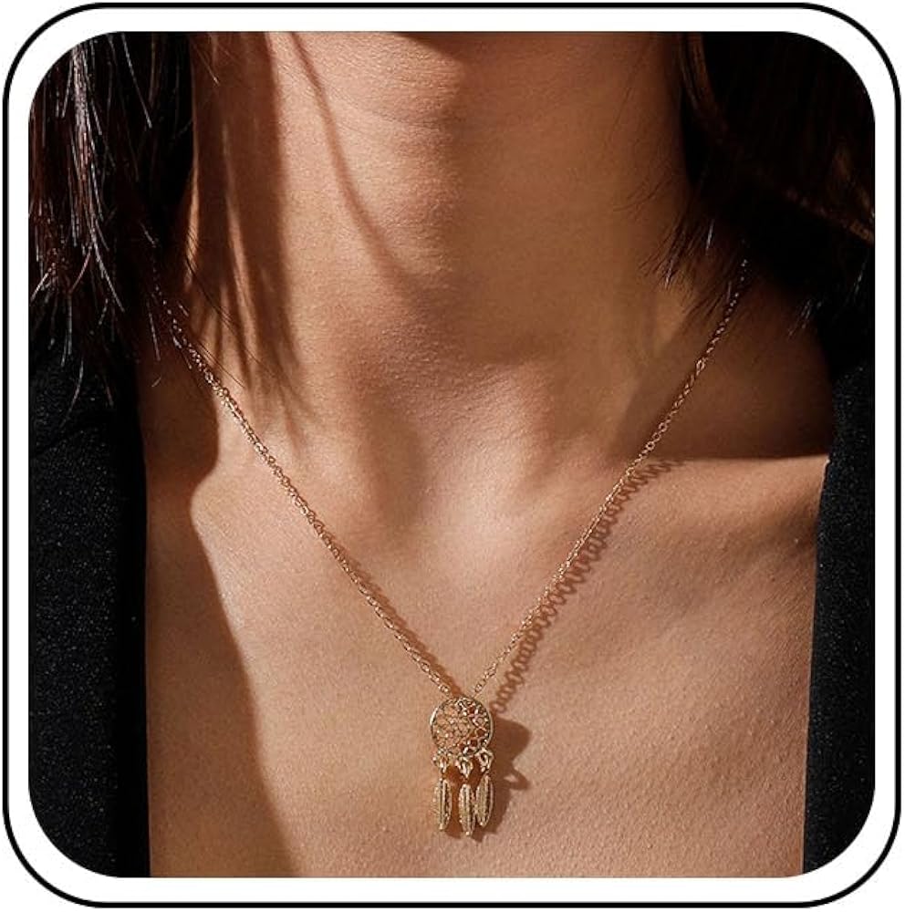 Boho Dreamcatcher Necklace Choker Tiny Dreamcatcher Pendant Necklace Vintage Dream Catcher Necklace Choker Minimalist Dreamcatcher Necklace Chain Jewelry for Women(Gold)